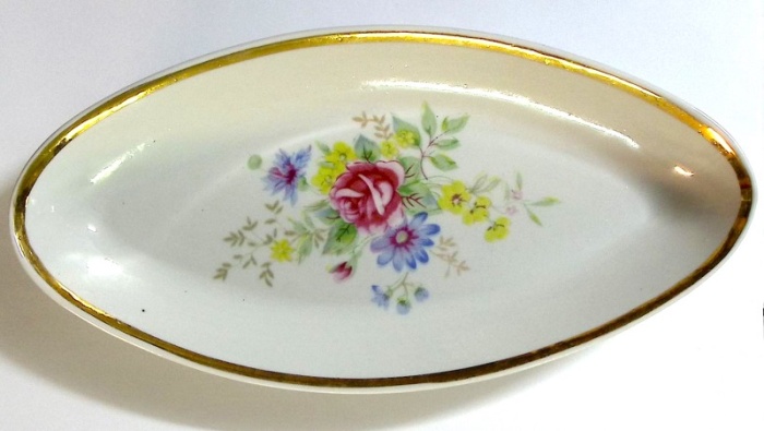 Селёдочница, фарфор, з-д  Пролетарий, 25*12*3 см., СССР (сост. на фото)