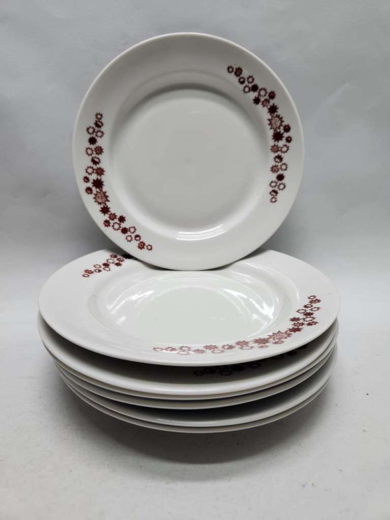 Тарелки десертные Пролетарий 7 штук