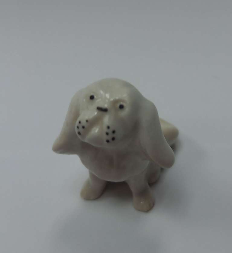 Статуэтка - миниатюра, собака, ЛФЗ, 90-ые (сост.на фото)