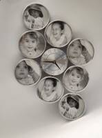 Фоторамка часы на 8 круглых фото настенная ( не на ходу)