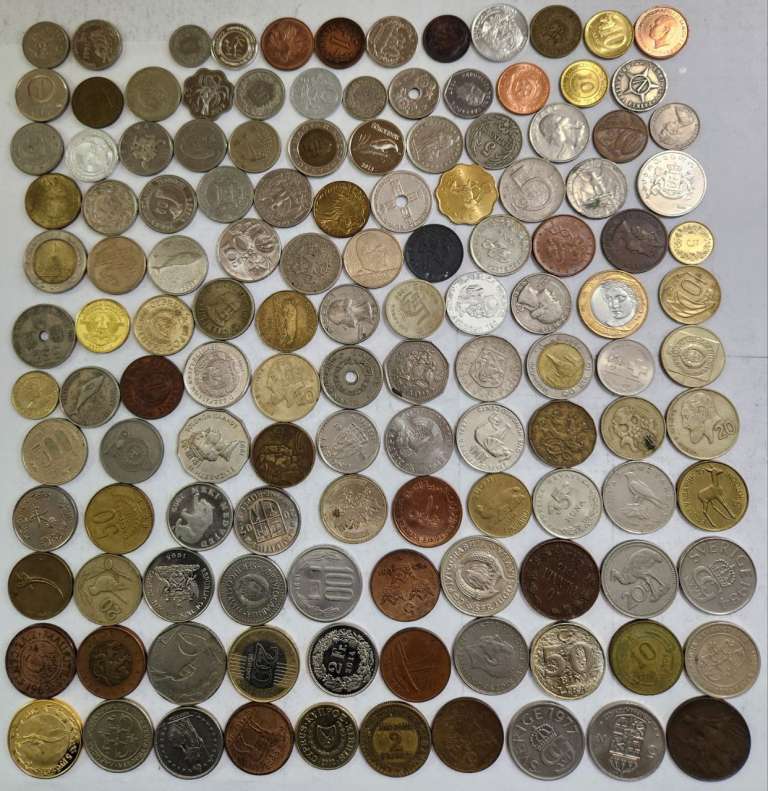 Набор иностранных монет 95 штук