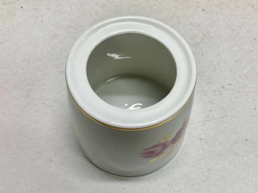 Банка с крышкой фарфор