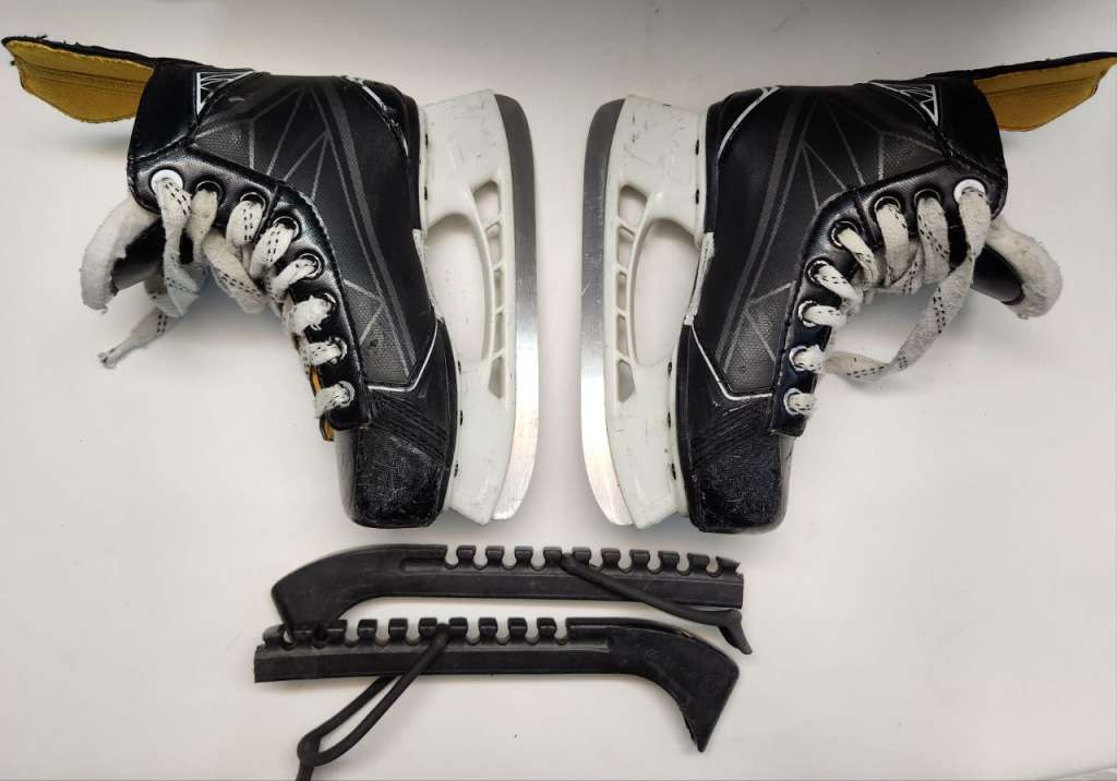 Хоккейные коньки Bauer S160 размер 33 б\у