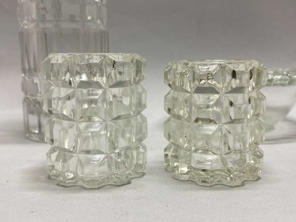 Ваза, конфетница, 2 подсвечника стекло, резьба