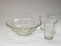 Салатник и 3 граненых стакана стекло СССР