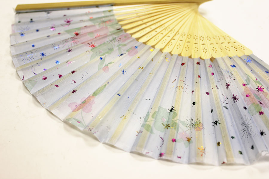 Веер современный, дерево, текстиль (состояние на фото)