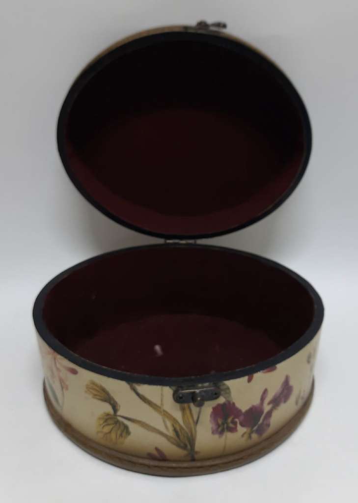 Шкатулка деревянная (сост. на фото)