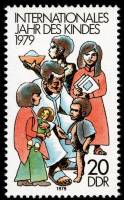 (1979-038) Марка Германия (ГДР) "Детский доктор"    Международный год ребенка II Θ