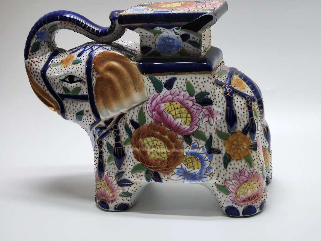 Большой Слон фарфор Фигурка Статуэтка садовая интерьерная (скол)