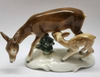 Фарфоровая статуэтка Олениха с олененком ГДР Германия 1960-е Sitzenorf Зейтцендорф винтаж