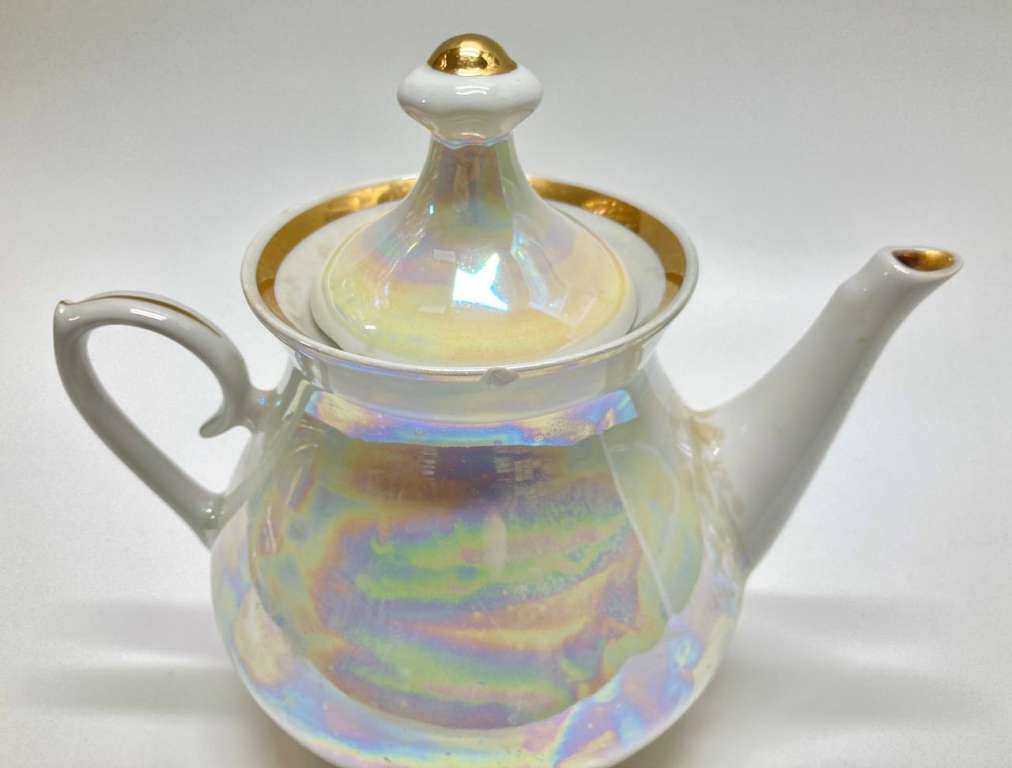 Чайник доливной, перламутр, позолота, СССР (есть скол)