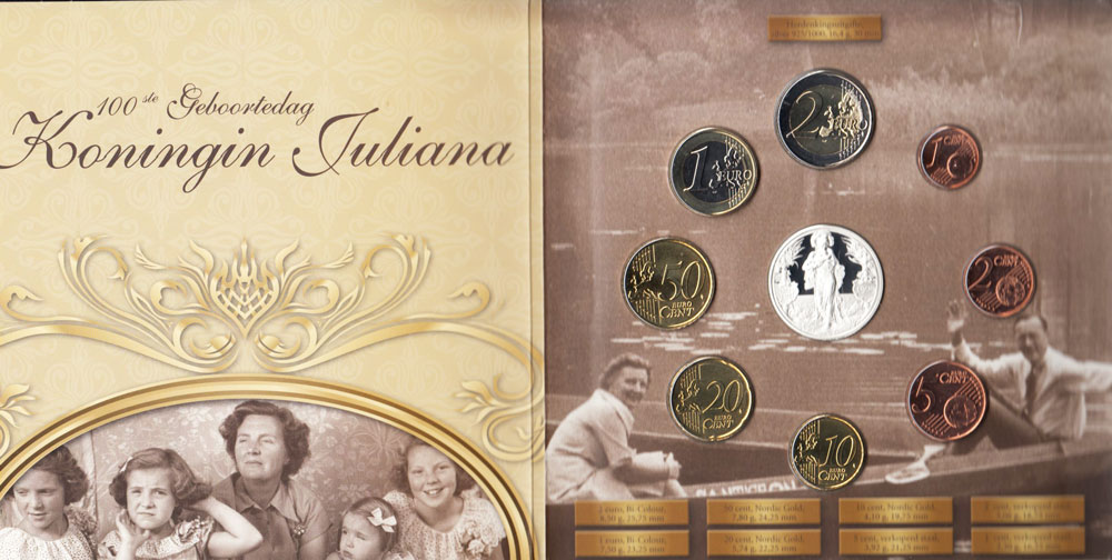 (2009, 8 монет + жетон) Набор монет Нидерланды (Голландия) 2009 год &quot;Королева Юлиана&quot;  Буклет