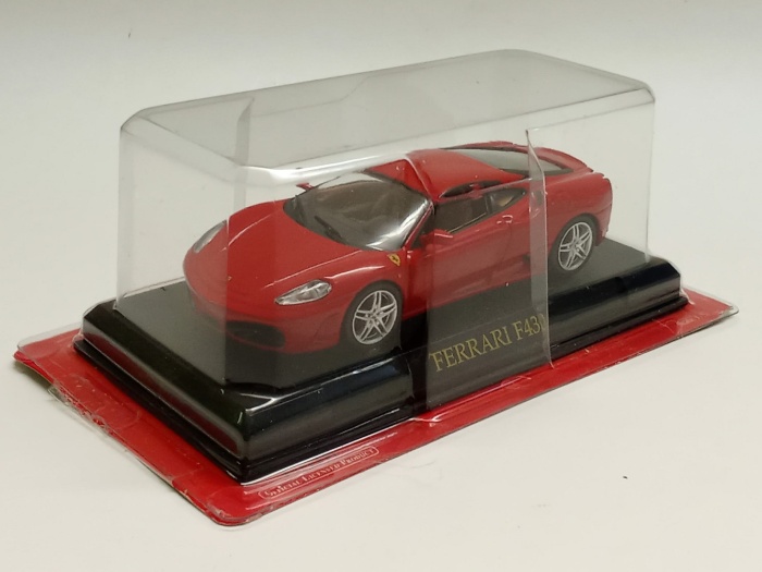 Модель автомобиля Ferrari F430 в коробке-блистере без журнала