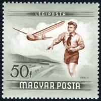 (1954-029) Марка Венгрия "Мальчик с планером"    День авиации III Θ