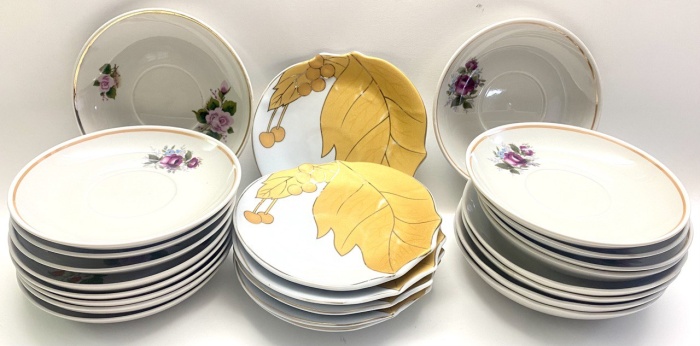 Блюдца чайные  24 шт