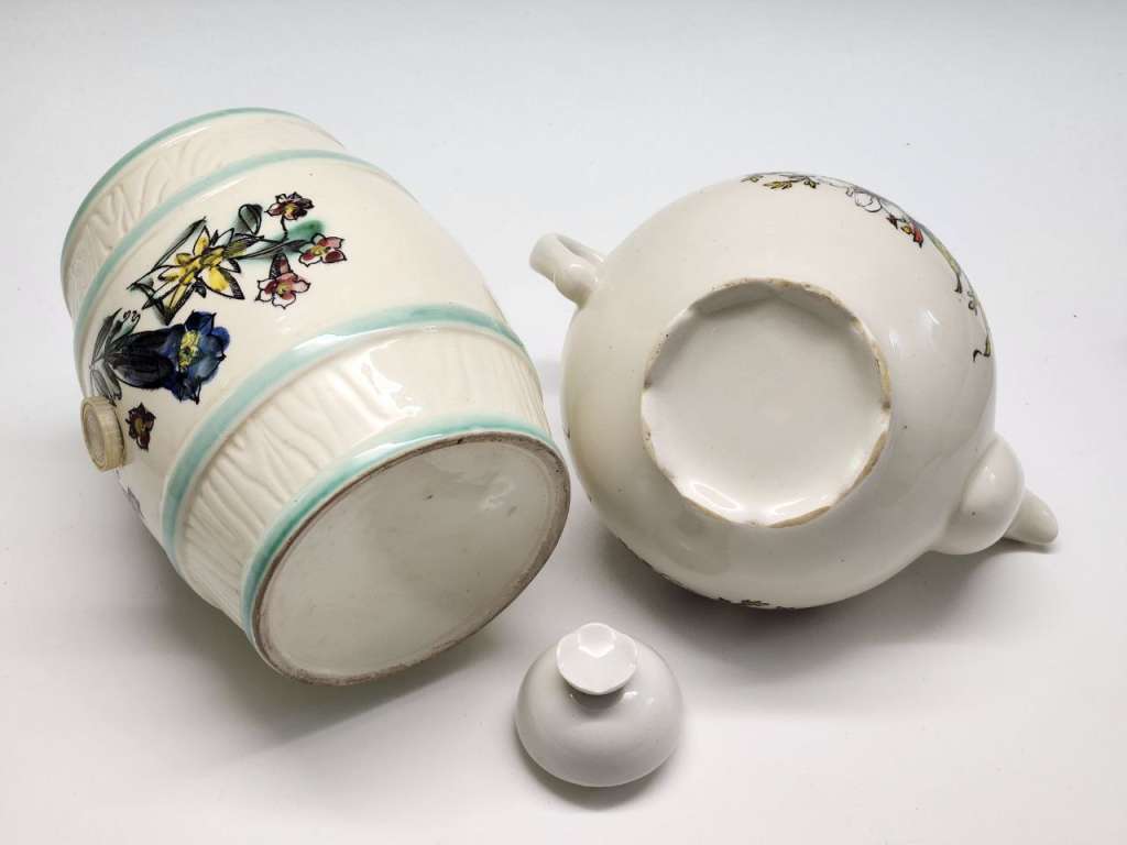 Чайник заварочный и бочонок сувенирный фарфор