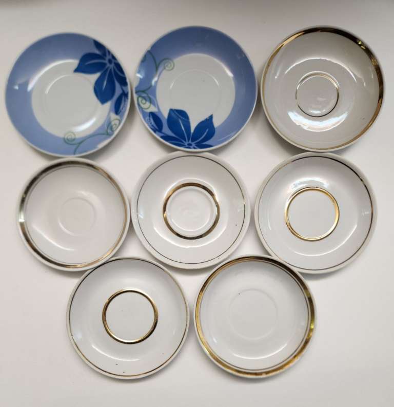 Блюдца 20 штук чайные разные яркие