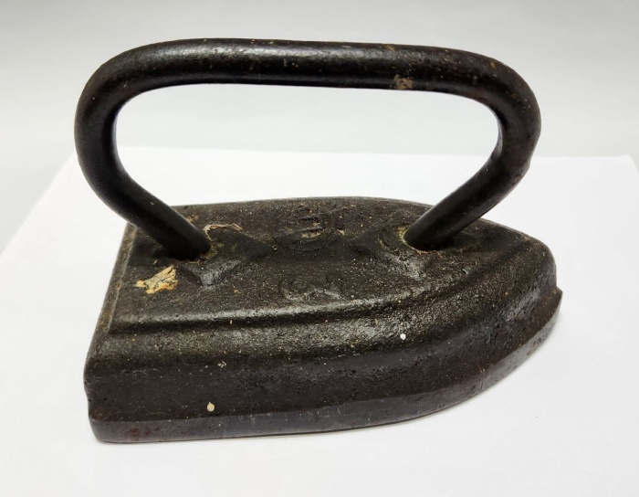 Утюг чугунный ПХРЗ  (сост. на фото)