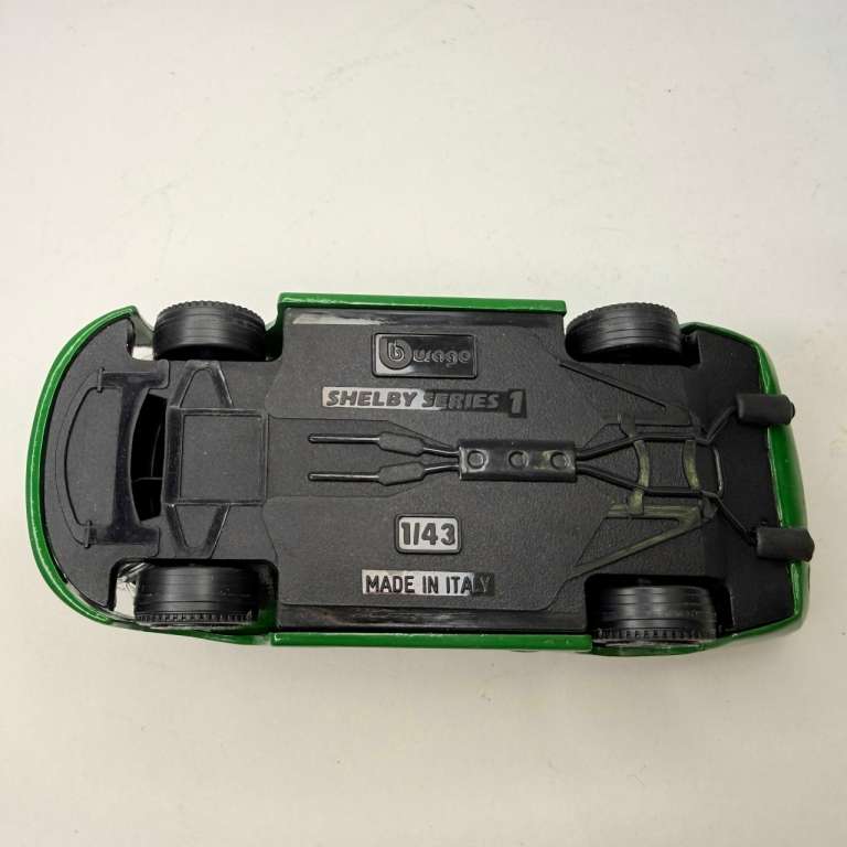 Модель BBurago Shelby Series 1 в коробке