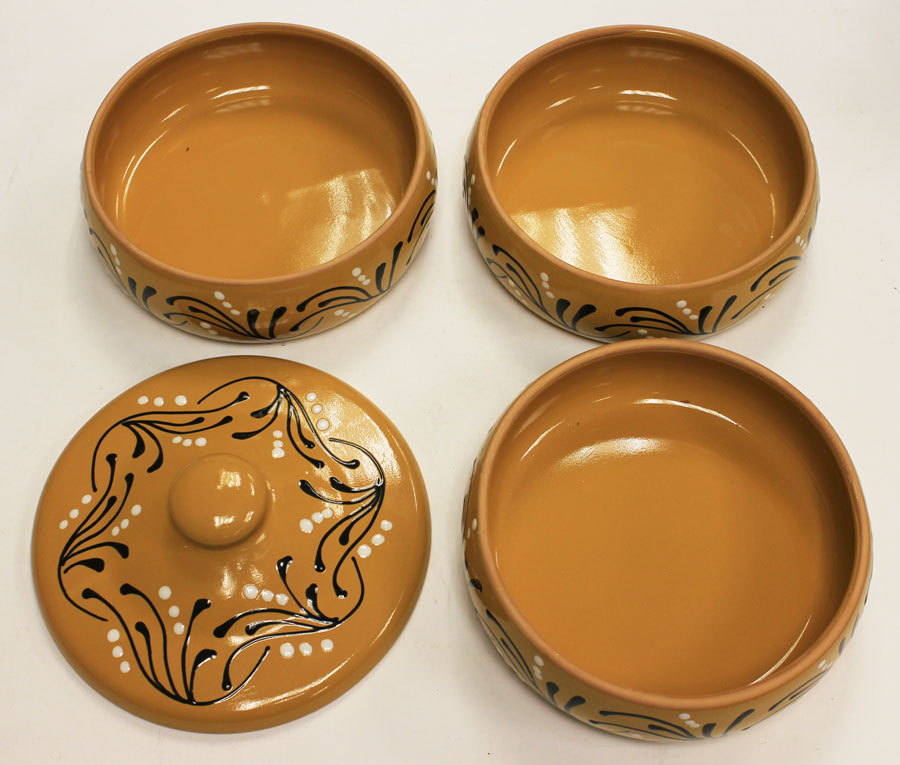 Набор суповых тарелок с крышкой, керамика, Псков, 3 штуки (состояние на фото)