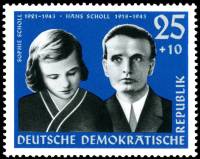 (1961-046) Марка Германия (ГДР) "Софи и Ганс Шолль"    Герои сопротивления II Θ