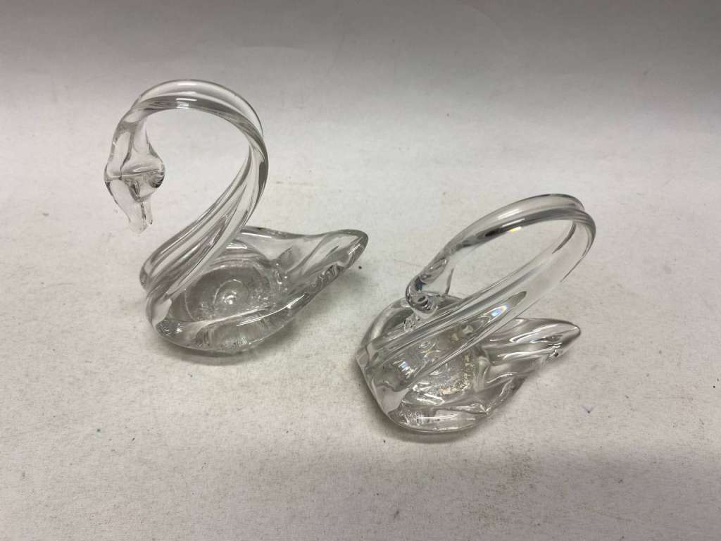 Статуэтка лебедь стекло 2 шт СССР