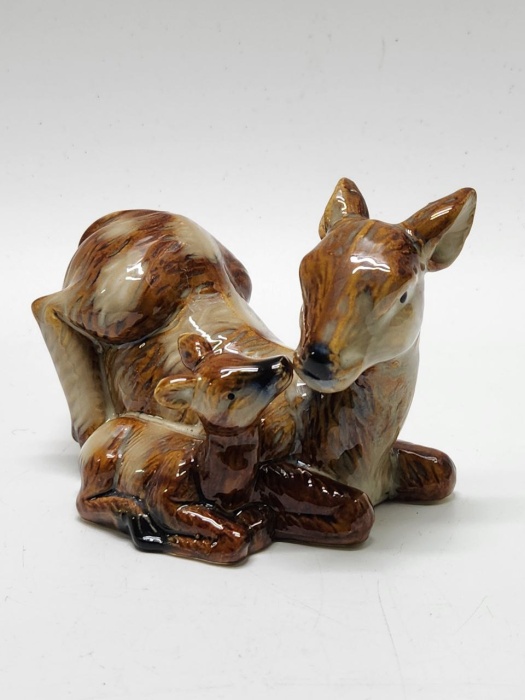 Фарфоровая статуэтка Олениха с олененком Германия