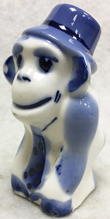 Фигурка &quot;Шимпанзе&quot;, фарфор (сост. на фото)