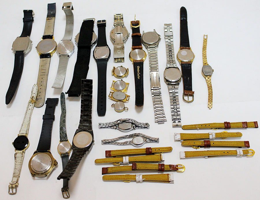 Набор различных часов и ремешков с часам (часы без батареек) Все на фото