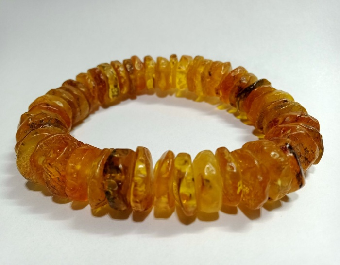 Браслет янтарь лечебный 21 гр (новый)