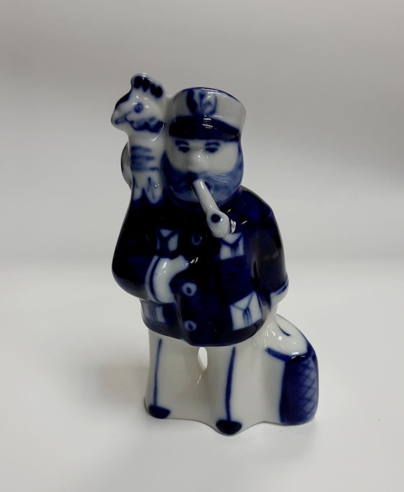 Фарфоровый сувенир &quot;Капитан&quot;, гжель.