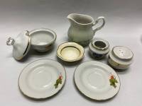 Набор посуды тарелки соусник молочник солонки 7 предметов