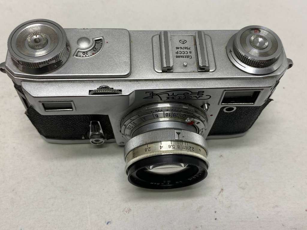 Фотоаппарат пленочный Киев с объективом Юпитер 8