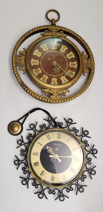 Часы настенные Янтарь 2 штуки (в ремонт)