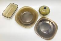 Маслёнка + сахарница + 5 тарелок, цветное стекло