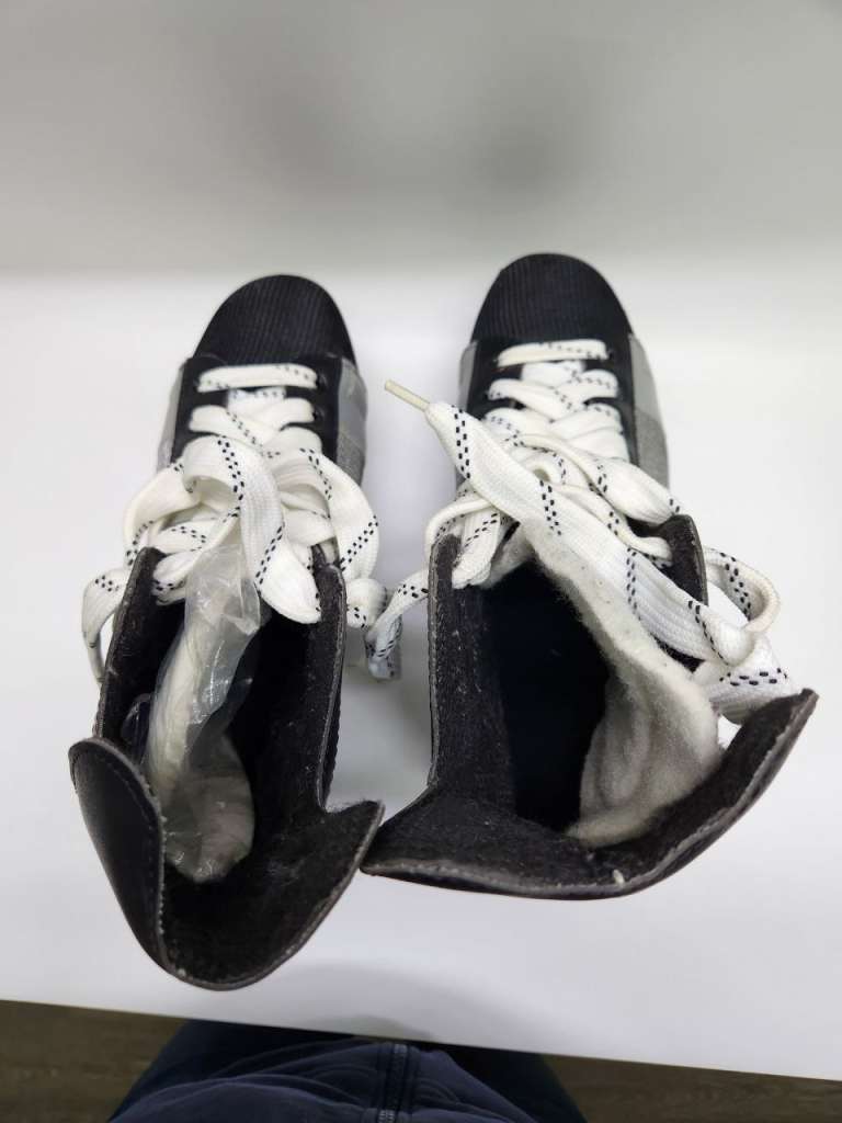 Хоккейные коньки Firemark 44 размер новые