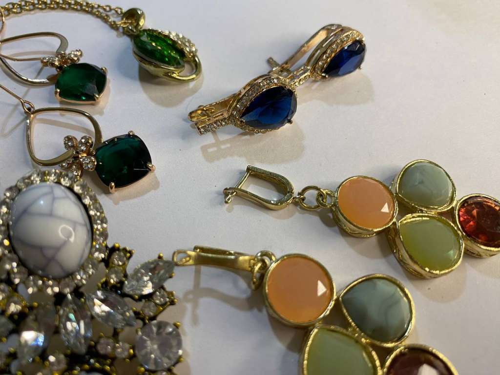 Серьги 4 пары и подвеска 