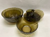 Посуда цветное стекло 7 предметов миски, тарелки, чашка