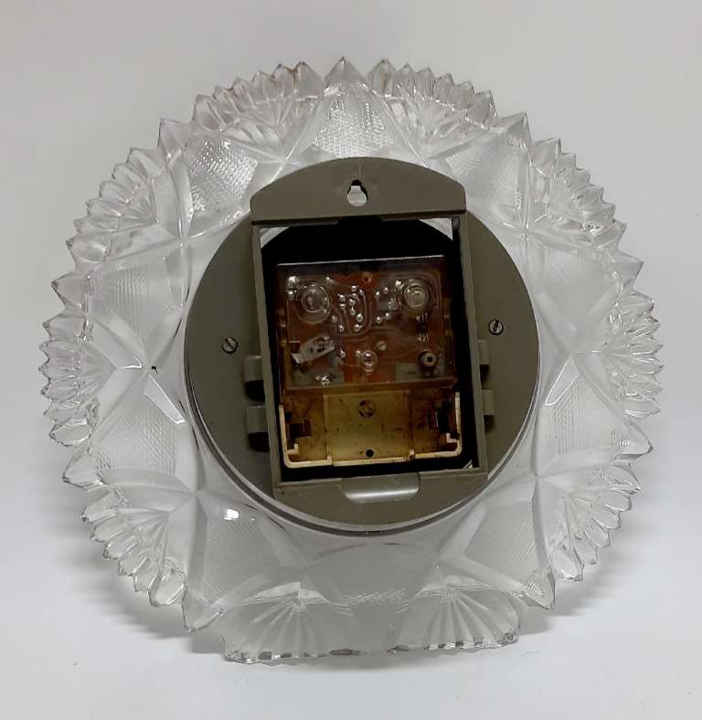 Часы настенные "Маяк", кварц, СССР (сост. на фото)