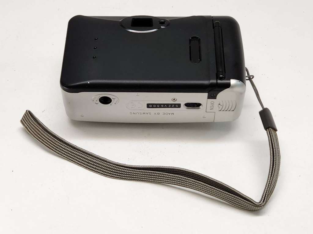 Фотоаппарат плёночный Samsung Fino 15 SE  .  Рабочий