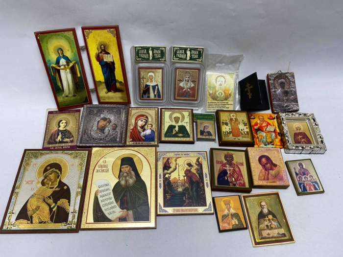 Икона, набор небольших икон разного размера