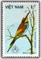 (1986-050) Марка Вьетнам "Золотистая щурка"    Птицы III Θ