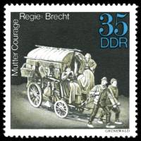 (1973-038) Марка Германия (ГДР) "Мамаша Кураж"    Театр II Θ
