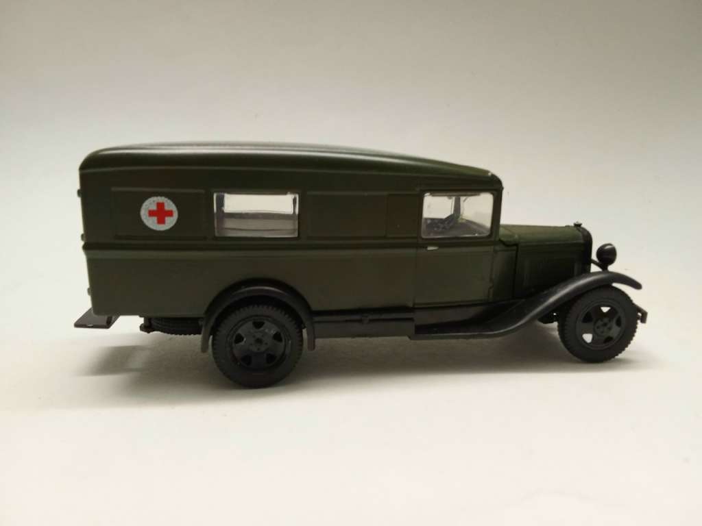 Модель авто 1:43 ГАЗ 55 Скорая помощь без коробки