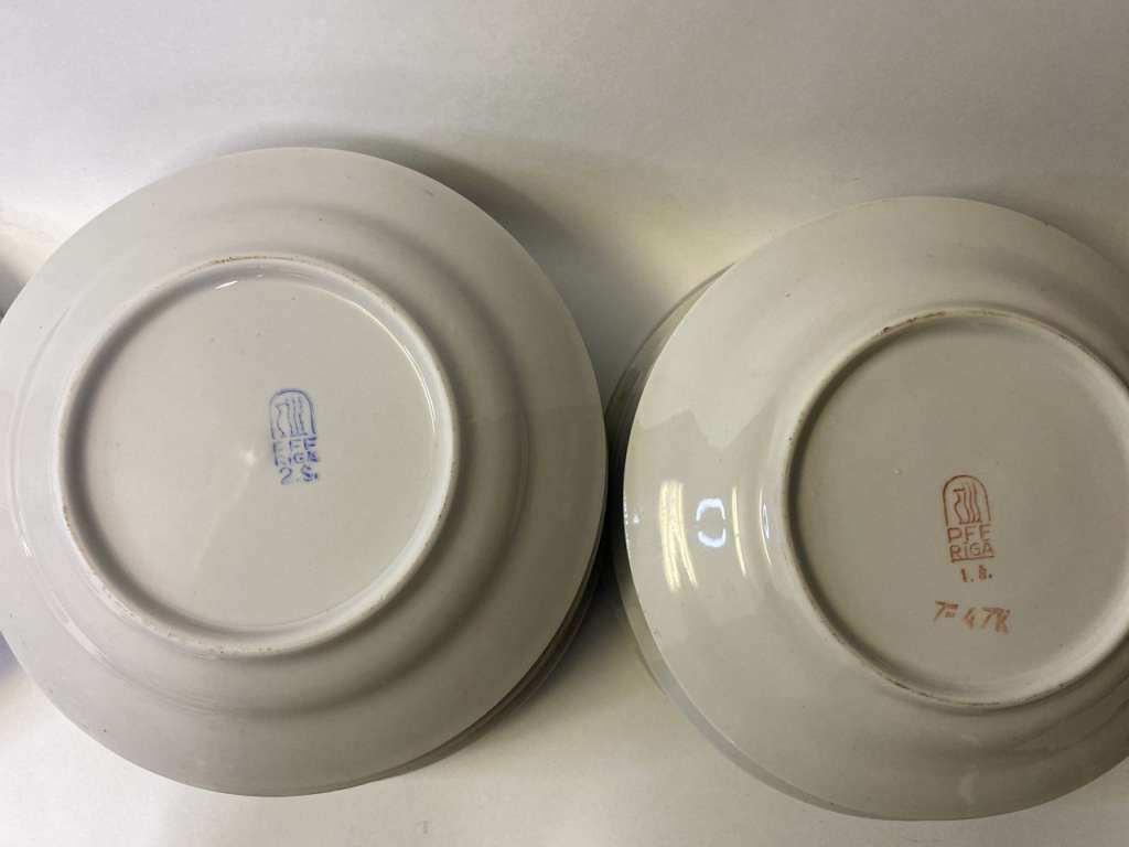 Тарелки десертные Рига СССР 17 шт