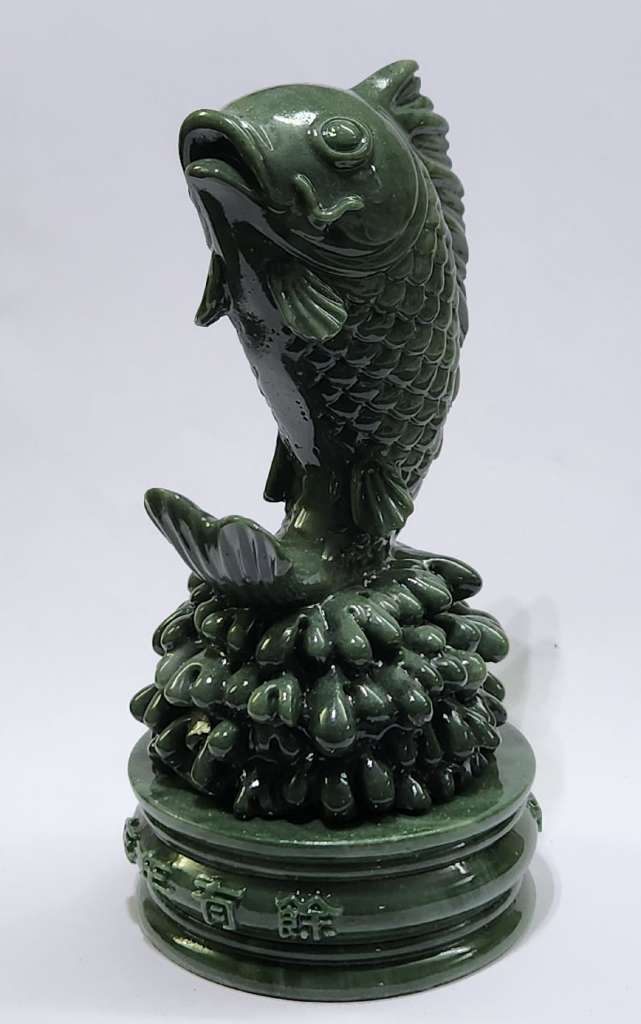 Статуэтка Рыба Карп с иероглифами композитный материал (стост. на фото)