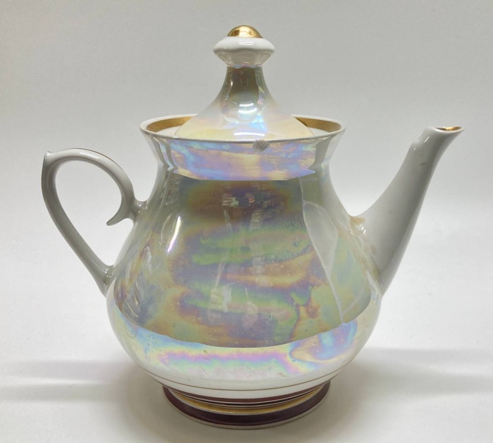 Чайник доливной, перламутр, позолота, СССР (есть скол)