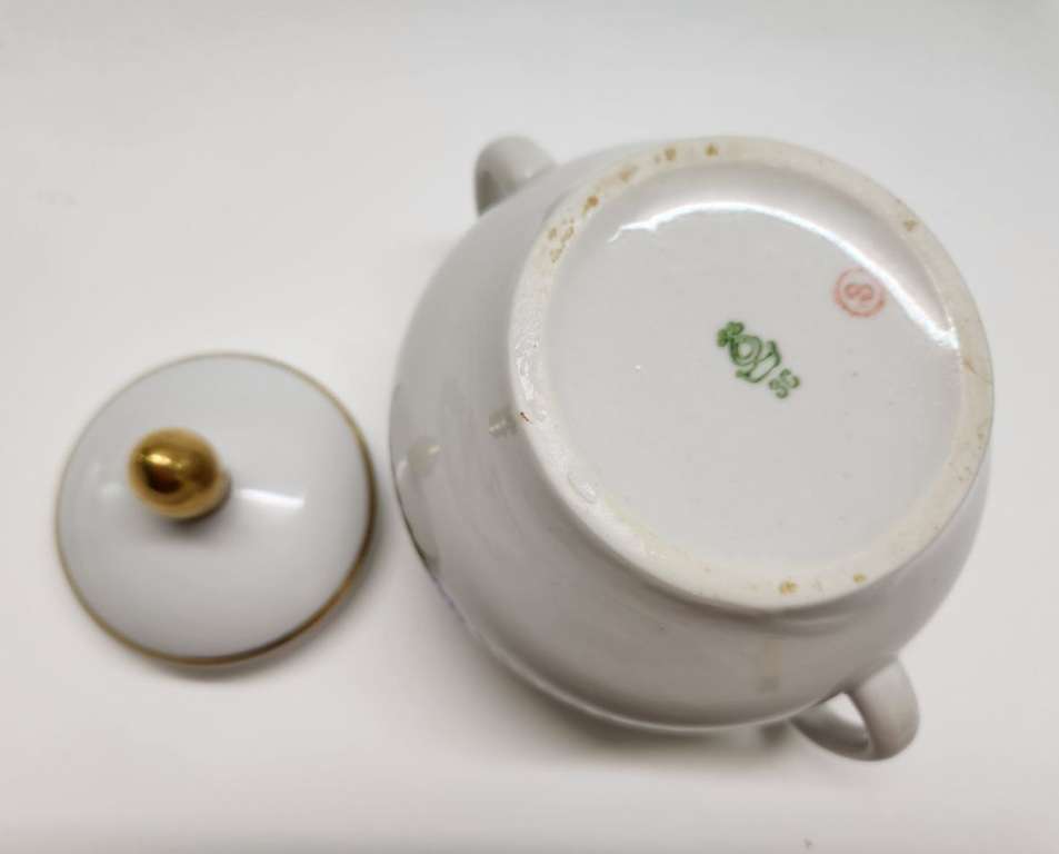 Сахарница Красный фарфорист СССР высота 13 см