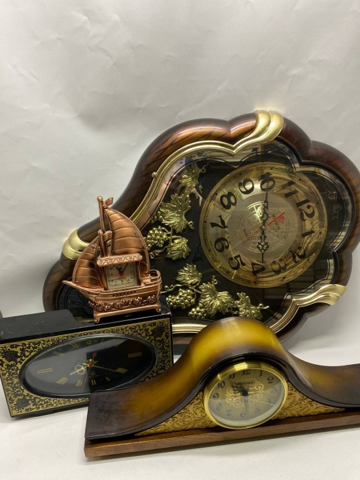 Часы кварцевые 4 шт, на запчасти, ремонт