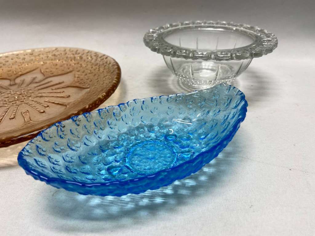 Блюдо, конфетница и розетка цветное стекло